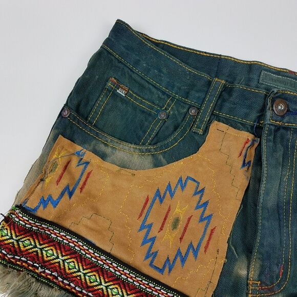 Freeworld Denim Shorts Cut Off Distressed Embroidered Acid Wash Size 30 - Picture 2 of 11